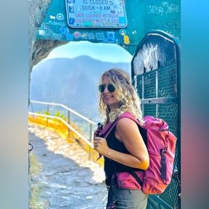 Meet your Posher, Dena